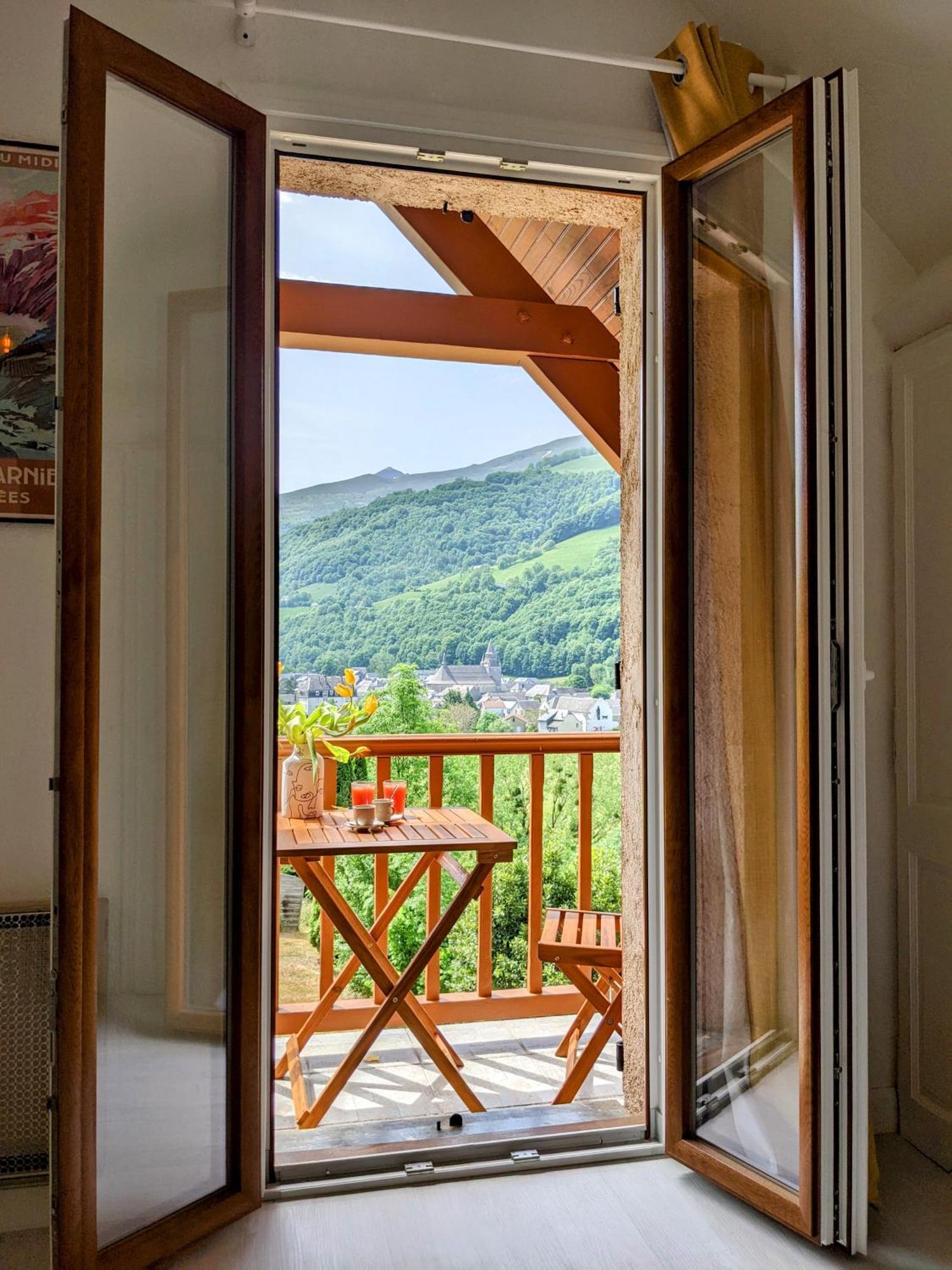 La Bigourdane Grand Gite Confortable & Spa カンパン エクステリア 写真